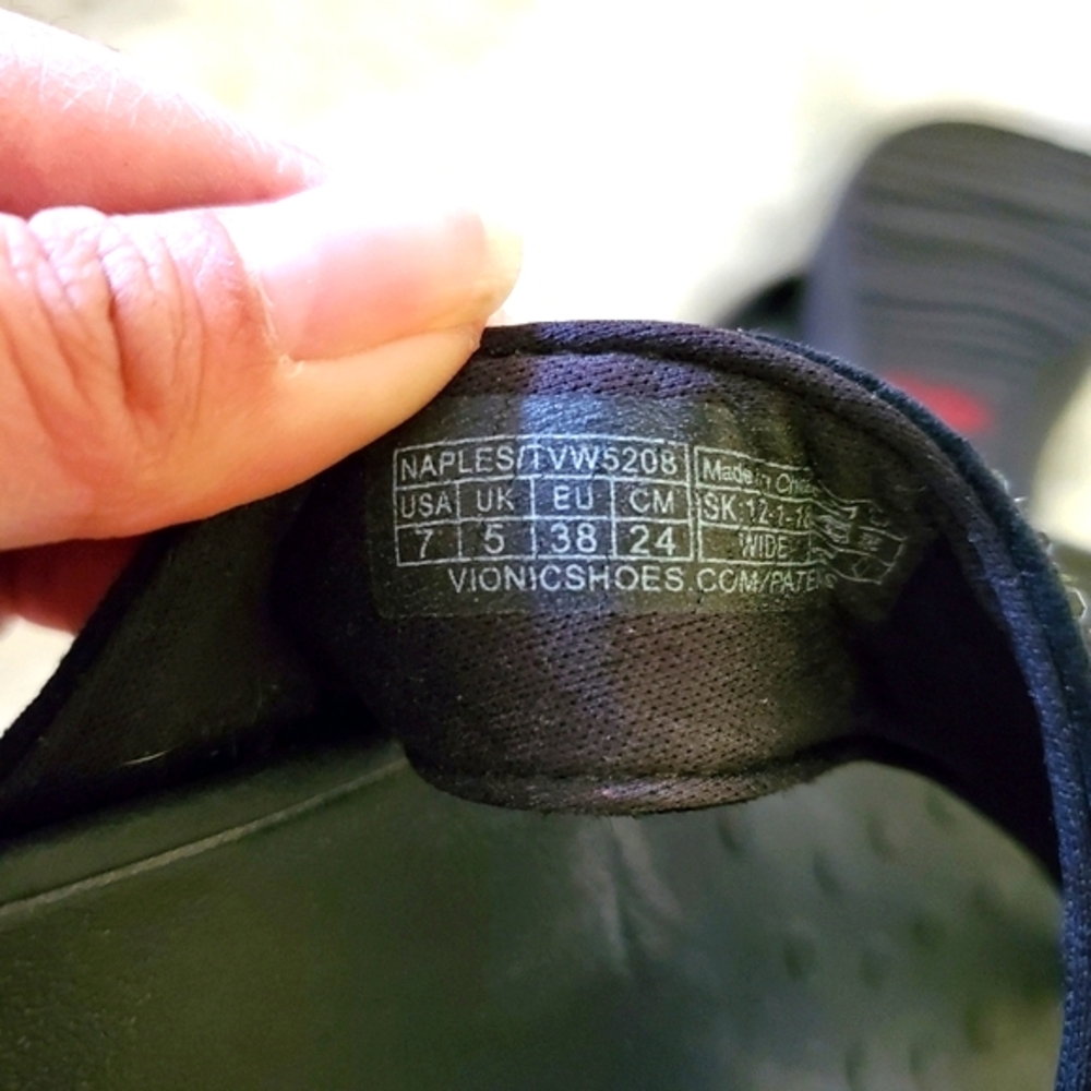 Vionic with Orthaheel Naples Black Thong Sandals 7 - Picture 4 of 5